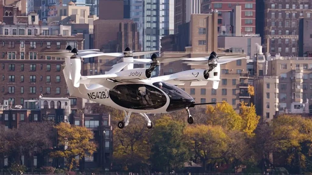 Переход на электричество поможет решить экологические и другие проблемы современной авиации. Фото: jobyaviation.com