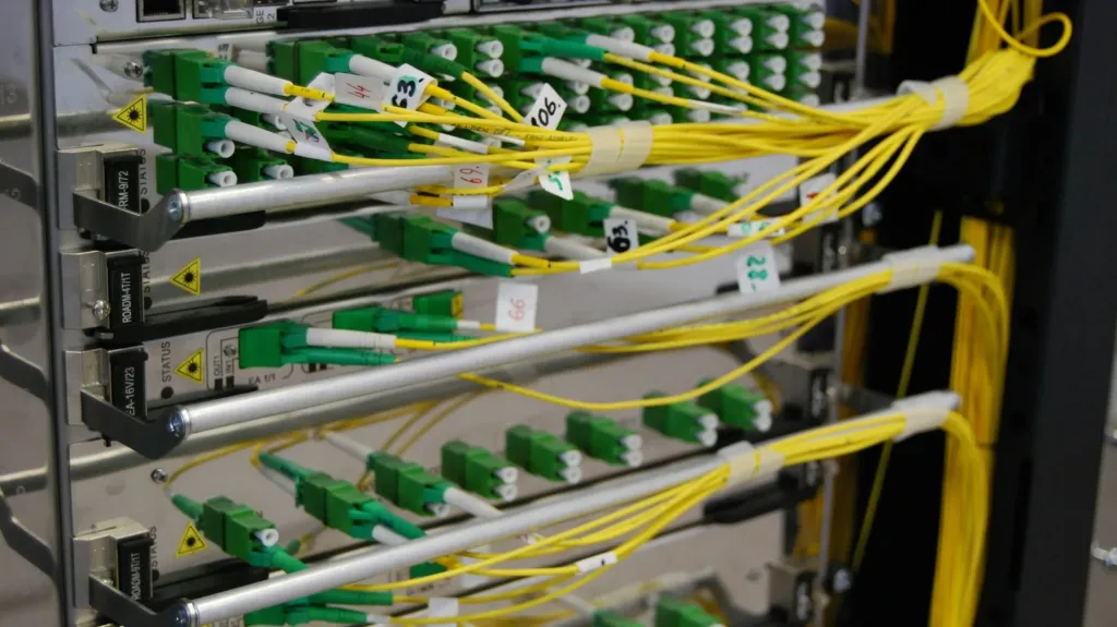 The exchange has warned bitcoin miner Gryphon of possible delisting. / Photo: Unsplash/Kirill Sh
