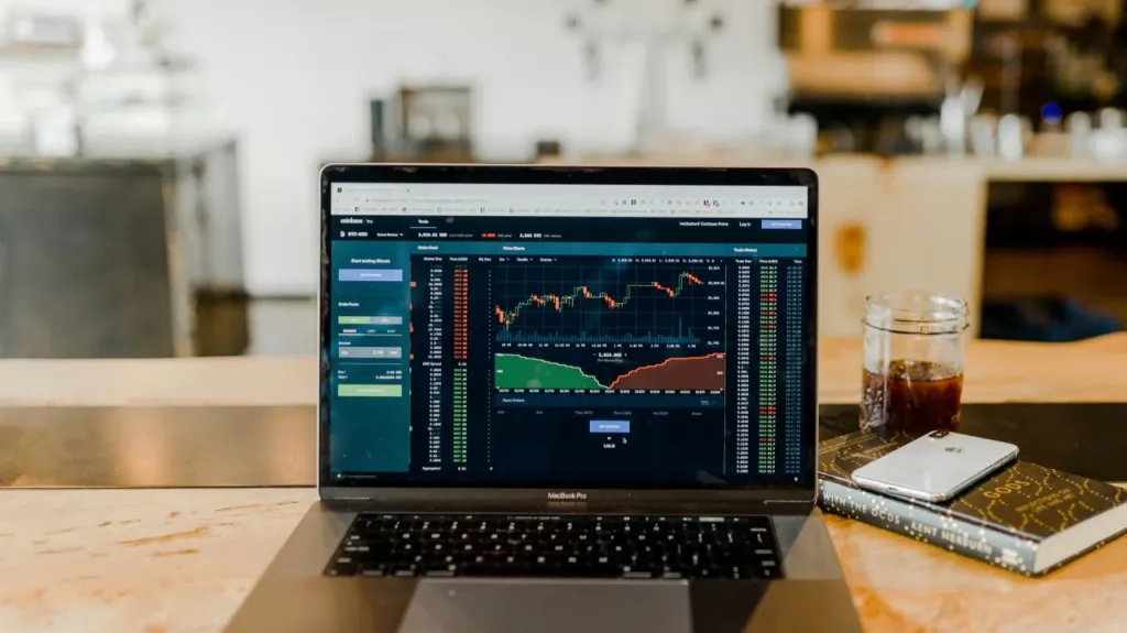 The Russell 2000 index retreated after five straight weeks of gains. / Photo: Unsplash/Austin Distel