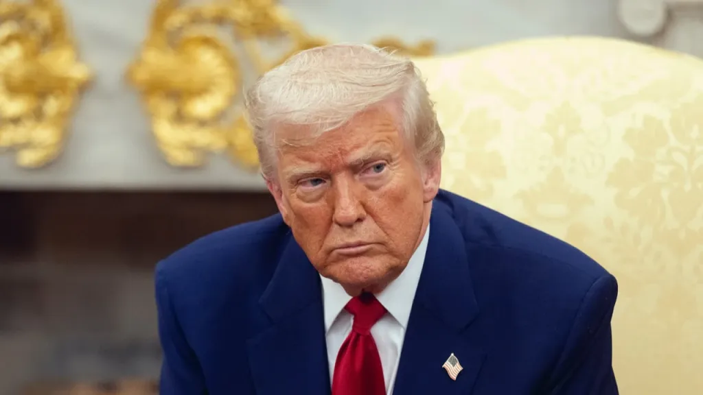 Верховном суде США 5 ноября рассмотрит законность пошлин, введенных Белым домом / Фото: noamgalai / Shutterstock.com