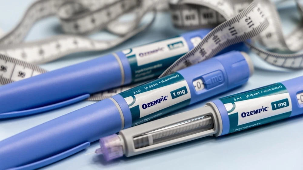 Фармгигант Novo Nordisk в четвертый раз за год снизил прогноз по прибыли на 2025 год / Фото: Caroline Ruda / Shutterstock.com