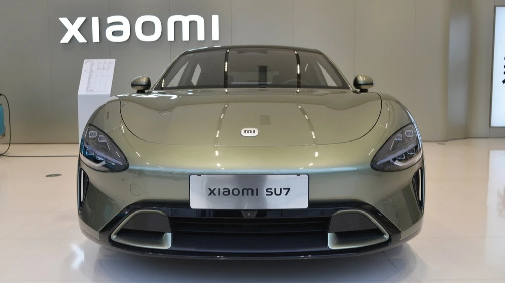 Смертельное ДТП с участием электрокара Xiaomi в октябре спровоцировало самый сильный обвал акций компании с апреля 2025 года / Фото: Sarunyu L / Shutterstock.com