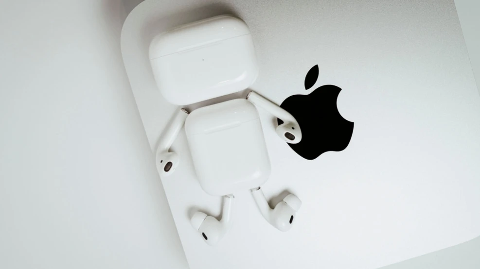 Morgan Stanley считает, что Apple может начать производство человекоподобных роботов / Фото: Roman Larchikov / Shutterstock.com