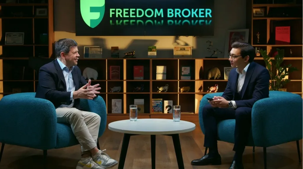 Заместитель председателя американской технологической биржи Nasdaq Роберт Маккуи считает, что активность на рынке IPO сохранится по меньшей мере до 2026 года / Фото: Freedom Academy