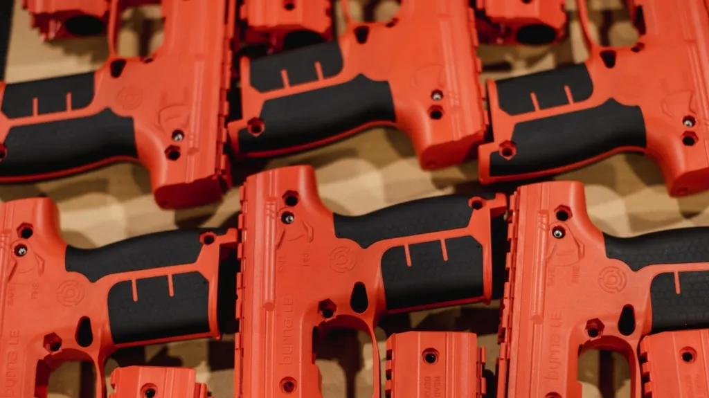 Производитель нелетального оружия Byrna вошел в топ-10 самых успешных small-cap компаний, по версии Forbes / Фото: Facebook / Byrna