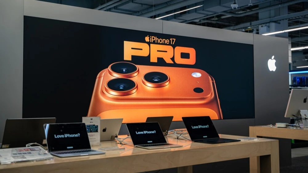iPhone 17 поднял продажи Apple в Китае / Фото: Erman Gunes / Shutterstock.com