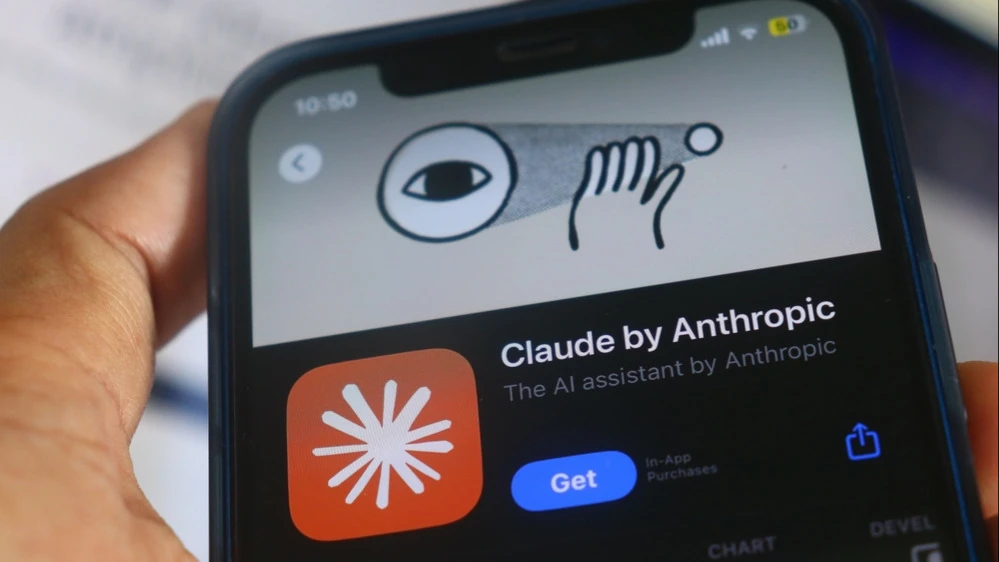 Microsoft инвестирует $5 млрд в конкурента OpenAI / Фото: Photo Agency / Shutterstock.com