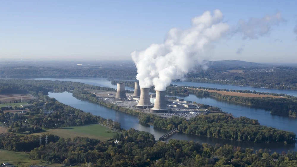 США предоставят Constellation Energy $1 млрд для перезапуска закрытой АЭС Three Mile Island Unit 1 в Пенсильвании из-за высокого спроса на энергии / Shutterstock.com