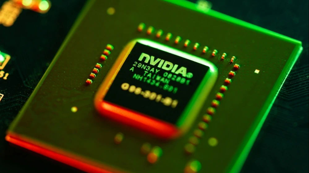 Nvidia считает, что ее чипы могут эксплуатироваться более шести лет / Фото: Nor Gal / Shutterstock.com