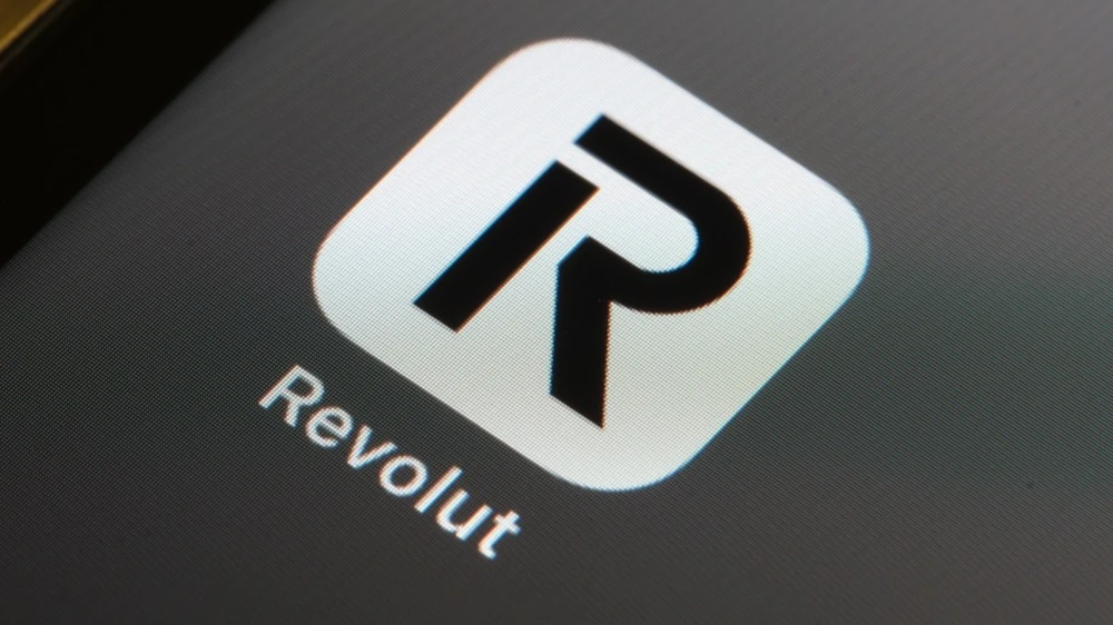 Revolut объявил о завершении продажи акций при оценке всей компании в $75 млрд / Фото: Matthew Nichols1 / Shutterstock.com