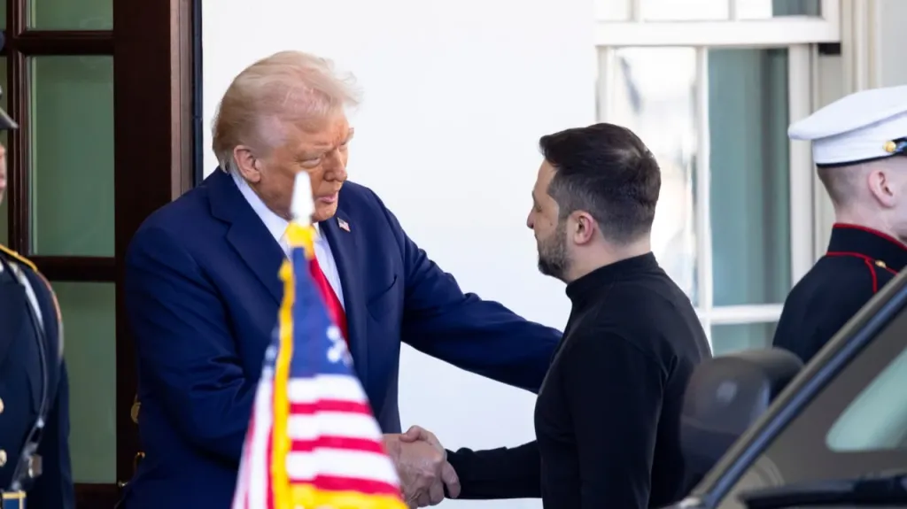 Украинские облигации растут на сигналах продвижения мирного плана США / Фото: Joshua Sukoff / Shutterstock.com