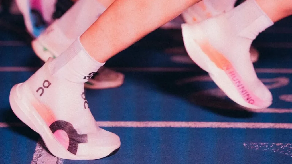 Компания On Holding ожидает, что ее среднегодовой рост выручки в ближайшие три года составит 30%. Фото: On / Instagram