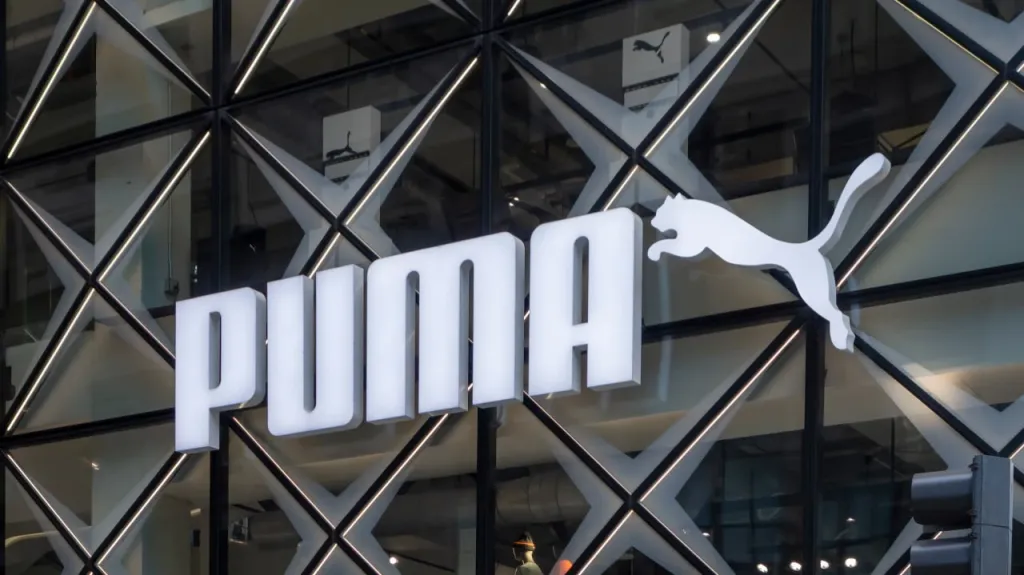 Немецкий спортивный бренд Puma может войти в китайскую компанию Anta Sports / Фото: Mirror-Images / Shutterstock.com