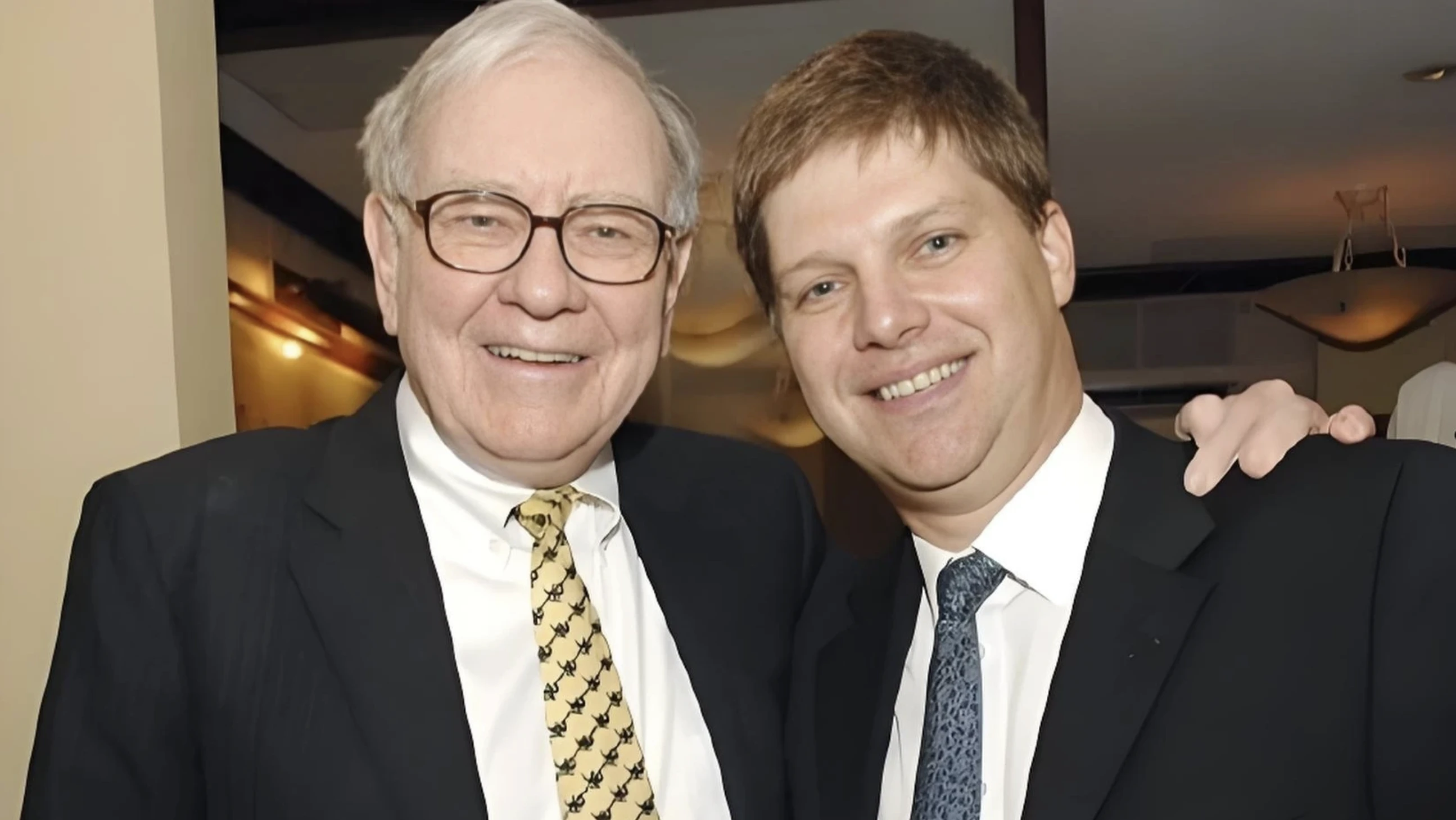 Warren Buffett and Guy Spier. Photo: Threads / Guy Spier