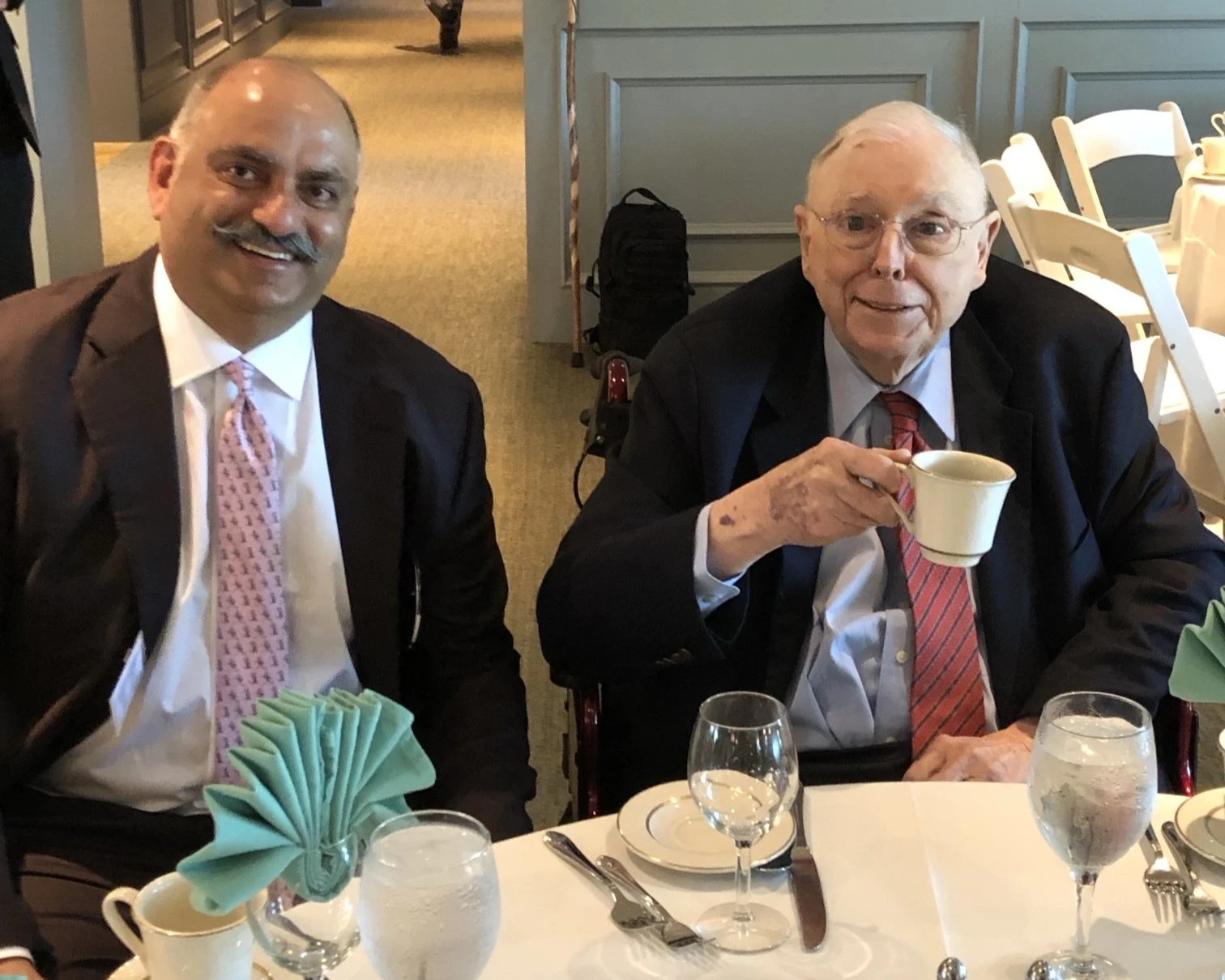 Charlie Munger and Mohnish Pabrai. Photo: Mohnish Pabrai / X