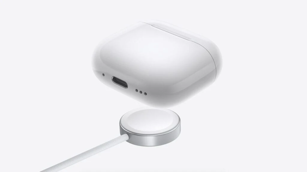 Зарядный футляр для наушников AirPods / Фото: Apple
