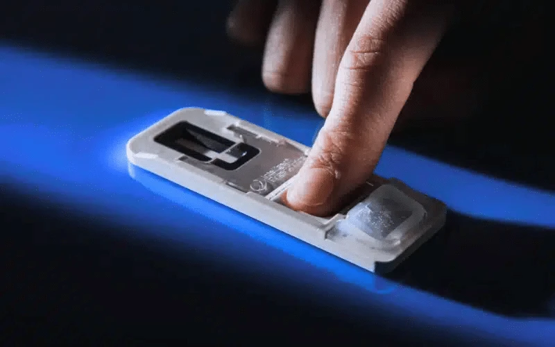 INBS technology detects drugs through sweat collected from the fingertips / Photo: ibs.inc