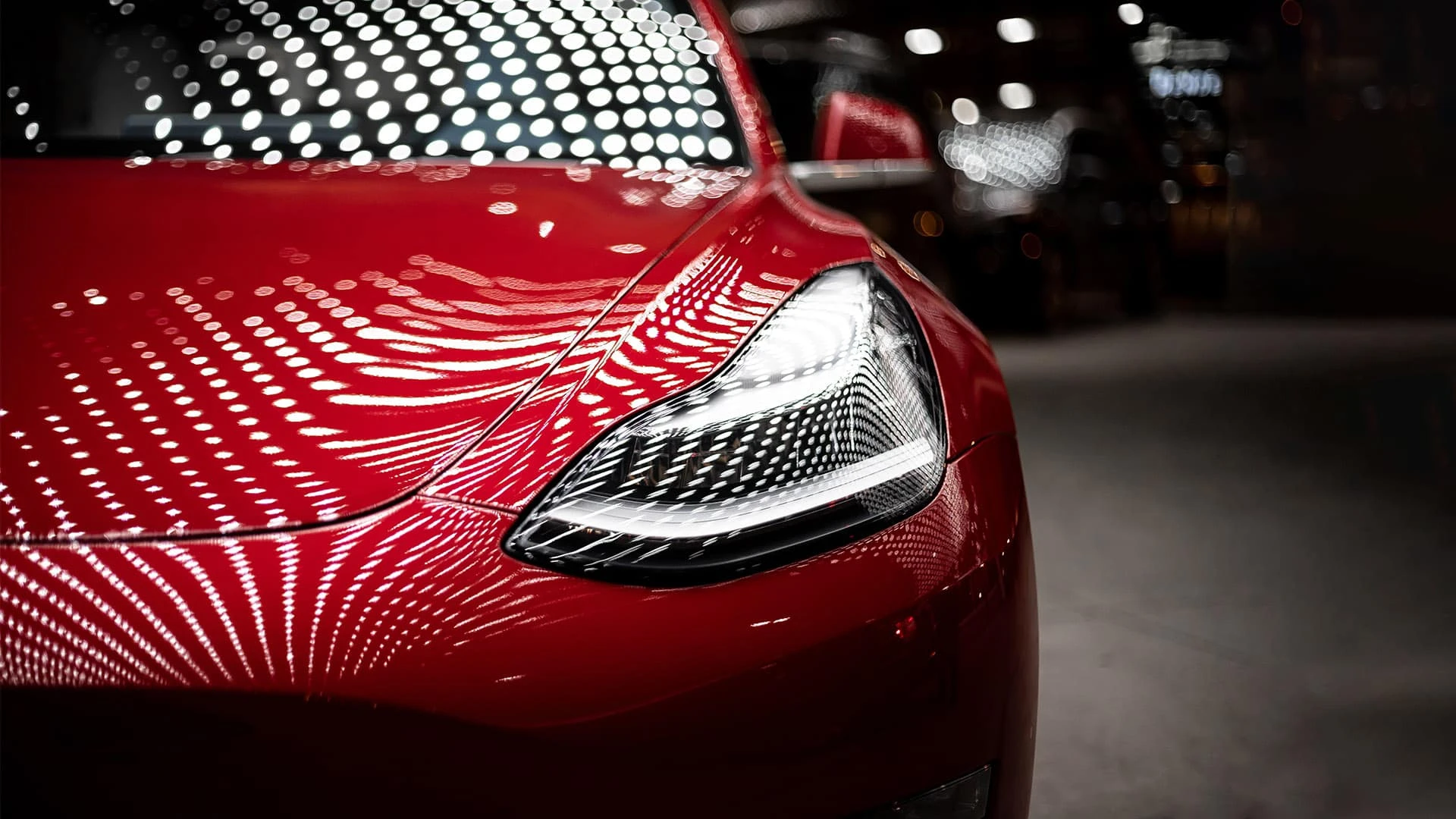 Tesla приостановит выпуск электрокаров в Европе из-за проблем с комплектующими / Фото: shutterstock