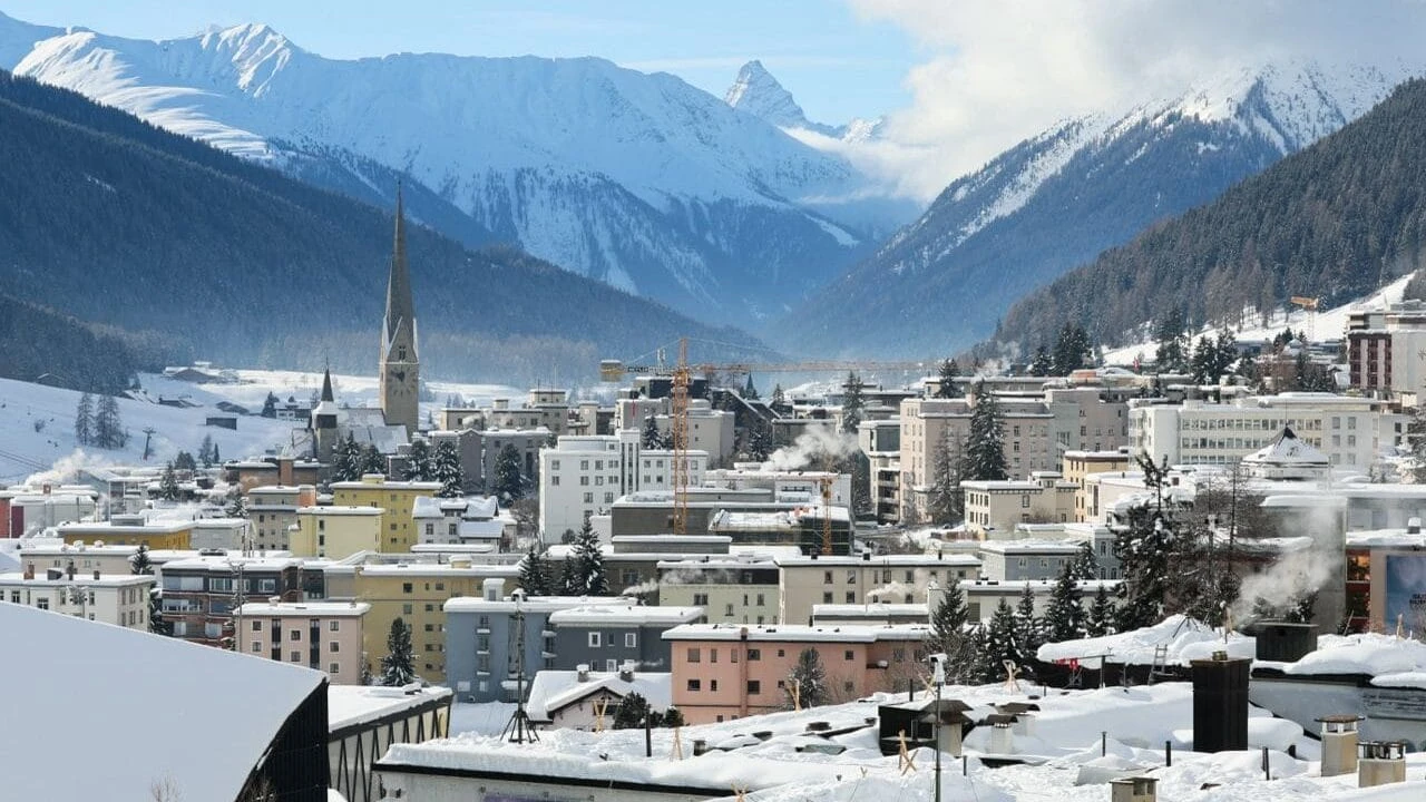 Эксперты перед началом форума в Давосе предсказали «ненадежный» год для мировой экономики / Фото: Reuters/Denis Balibouse
