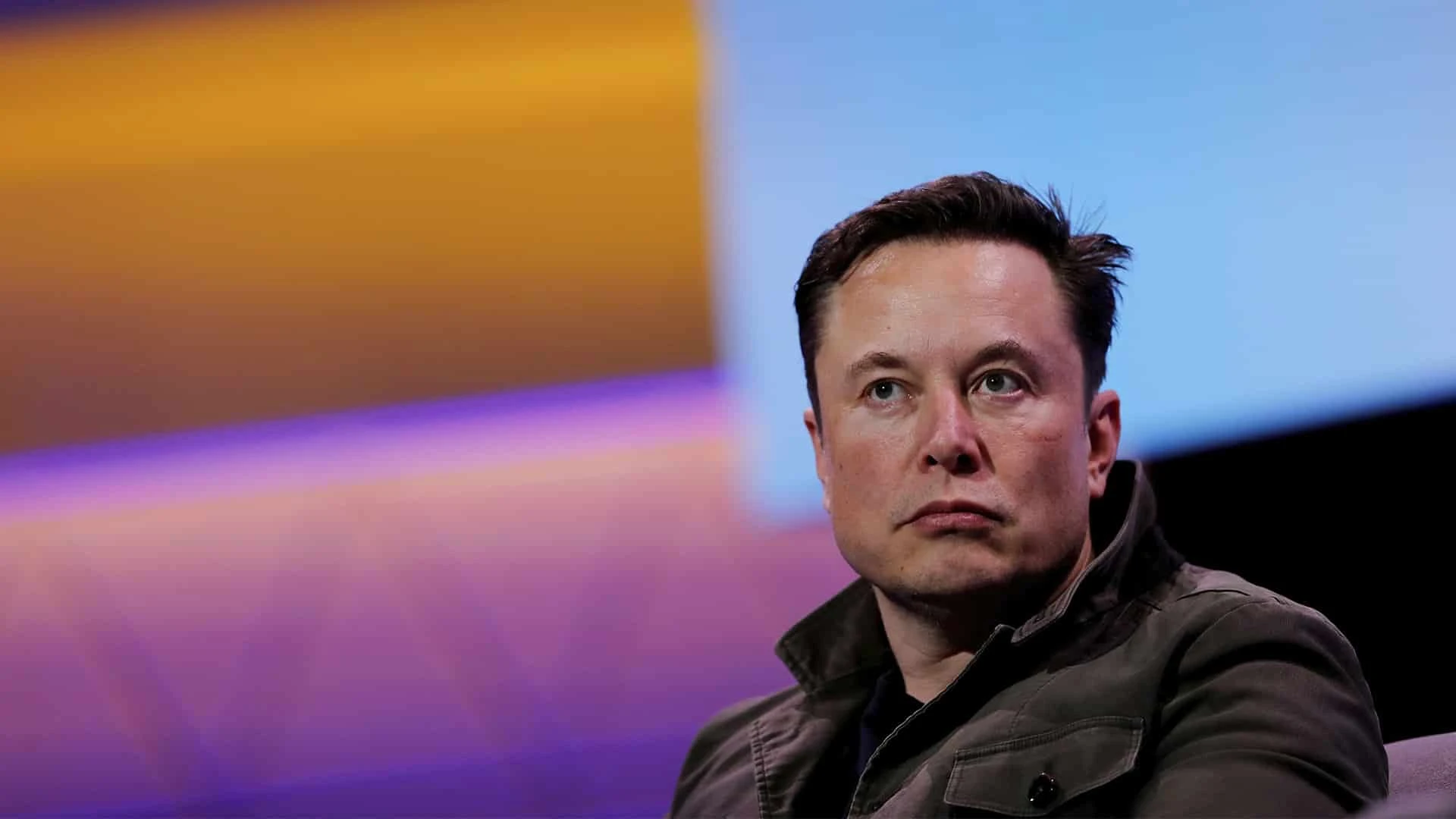 Генеральный директор Tesla Илон Маск на конференции в Лос-Анджелесе / Фото: reuters