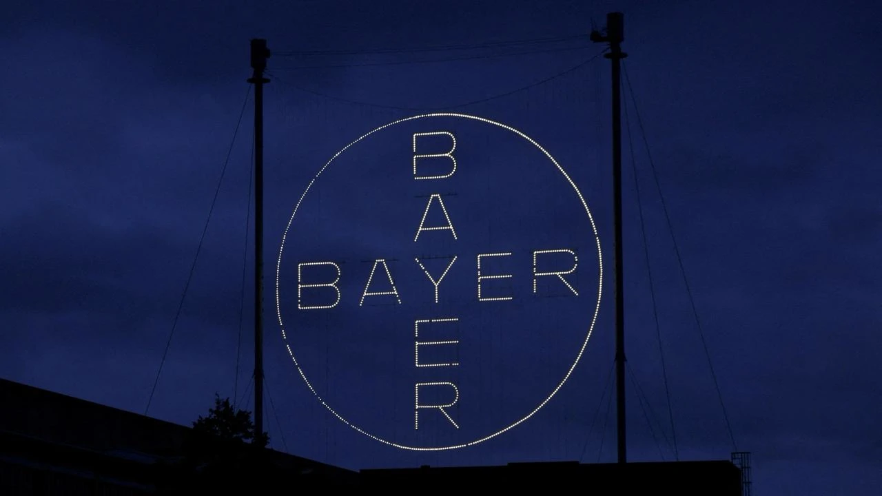 Акции Bayer упали до минимума с начала декабря после решения суда в США о выплате $2,25 млрд / Фото: Reuters/Wolfgang Rattay