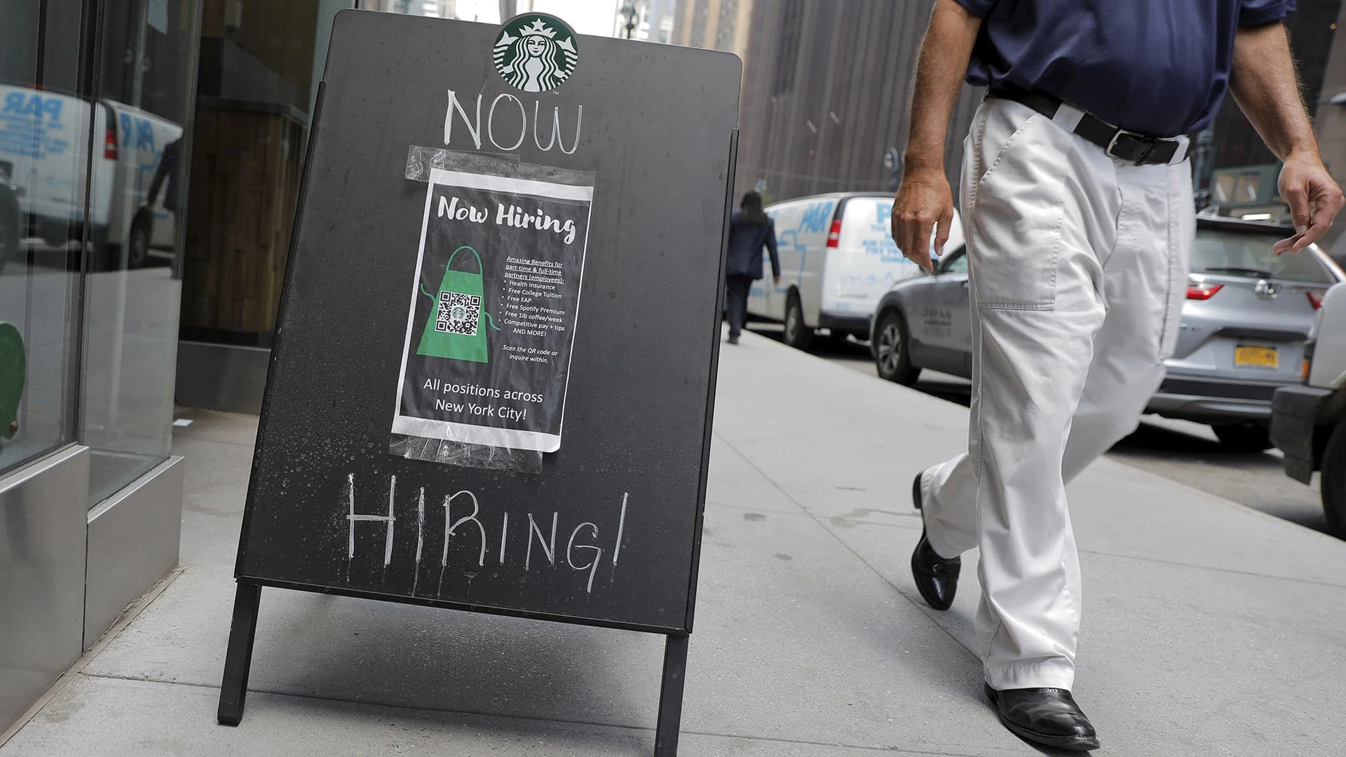 Если количество открытых вакансий в США превысит прогноз, то усилятся опасения, что ФРС воздержится от снижения ставки на заседании в марте (фото Reuters/Andrew Kelly)