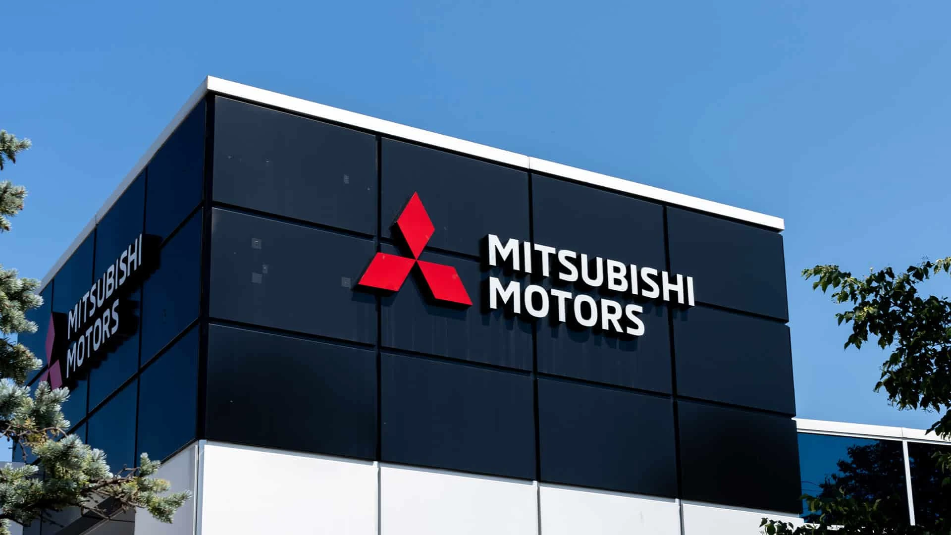 Акции Mitsubishi побили рекорд стоимости после чудовищного buyback / shutterstock