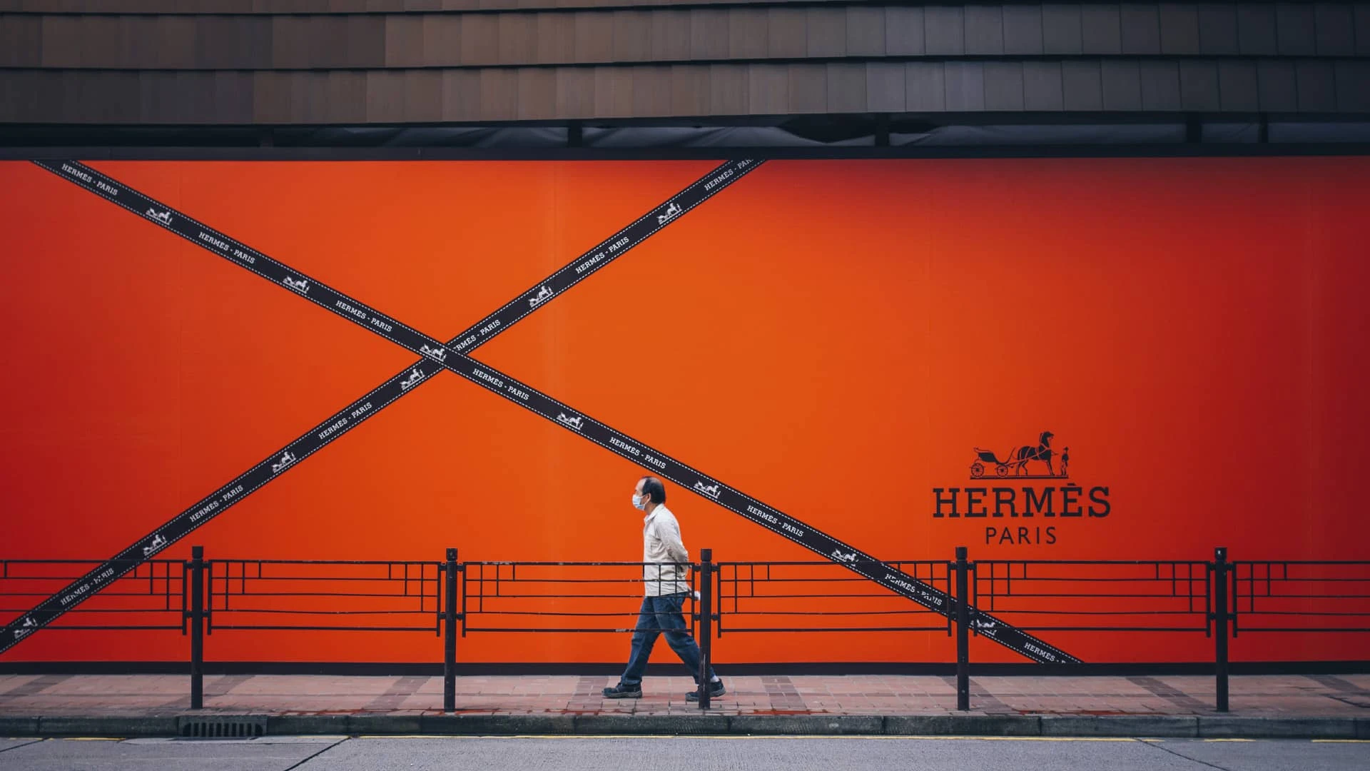 Продажи Hermes выросли / unsplash/Chi Lok TSANG