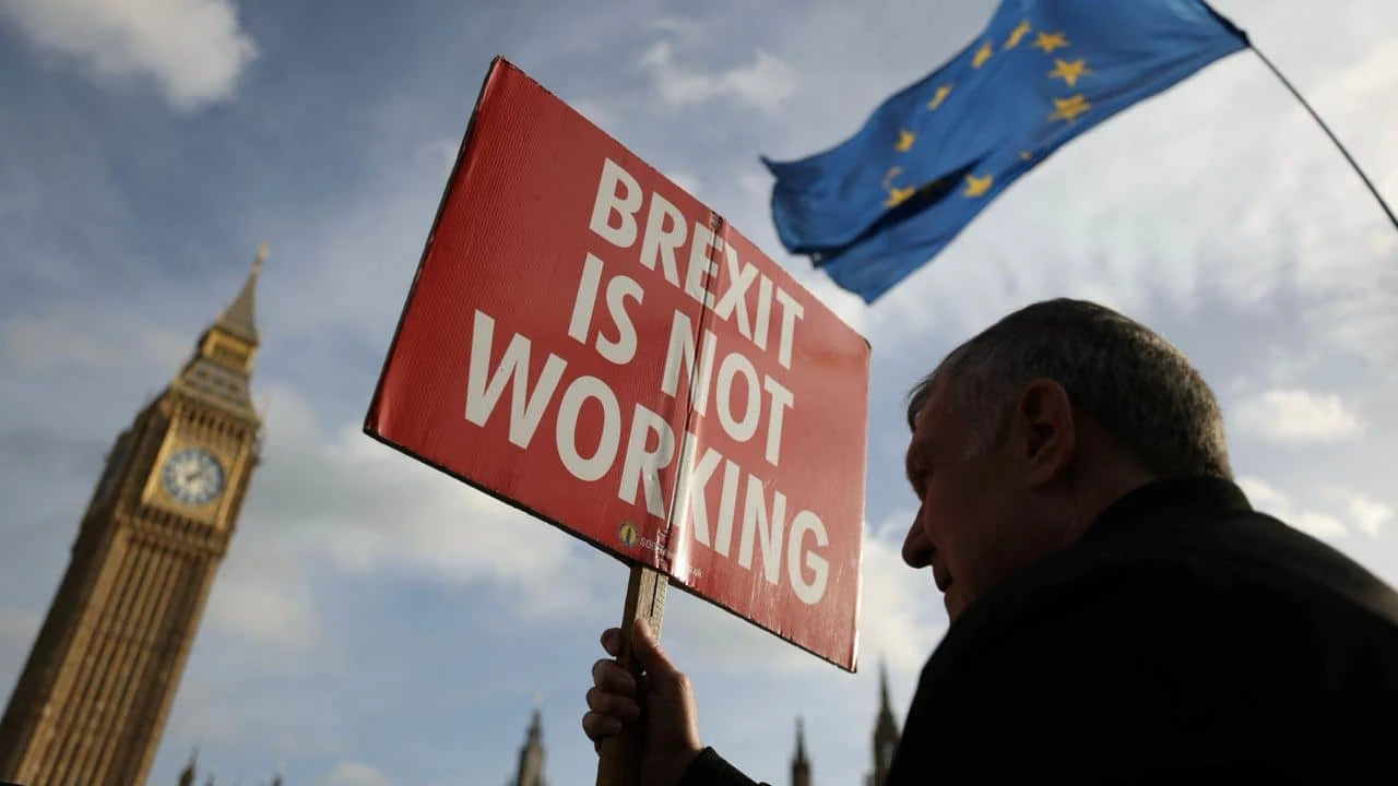 Даже среди голосовавших за Brexit лишь 20% считают результаты референдума позитивными / Фото: Reuters/Hollie Adams