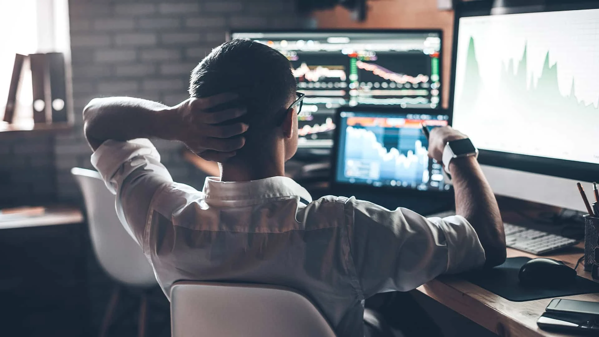 Экономист прогнозирует сохранение тенденций роста акций в конце 2023 до конца 2024 года / shutterstock