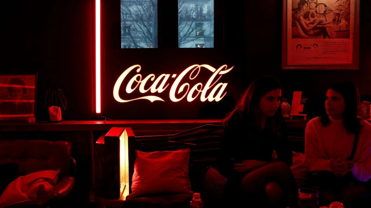 Coca-Cola отчиталась о лучших результатах за IV квартал, чем ее основной конкурент — PepsiCo / Фото: Reuters/Benoit Tessier