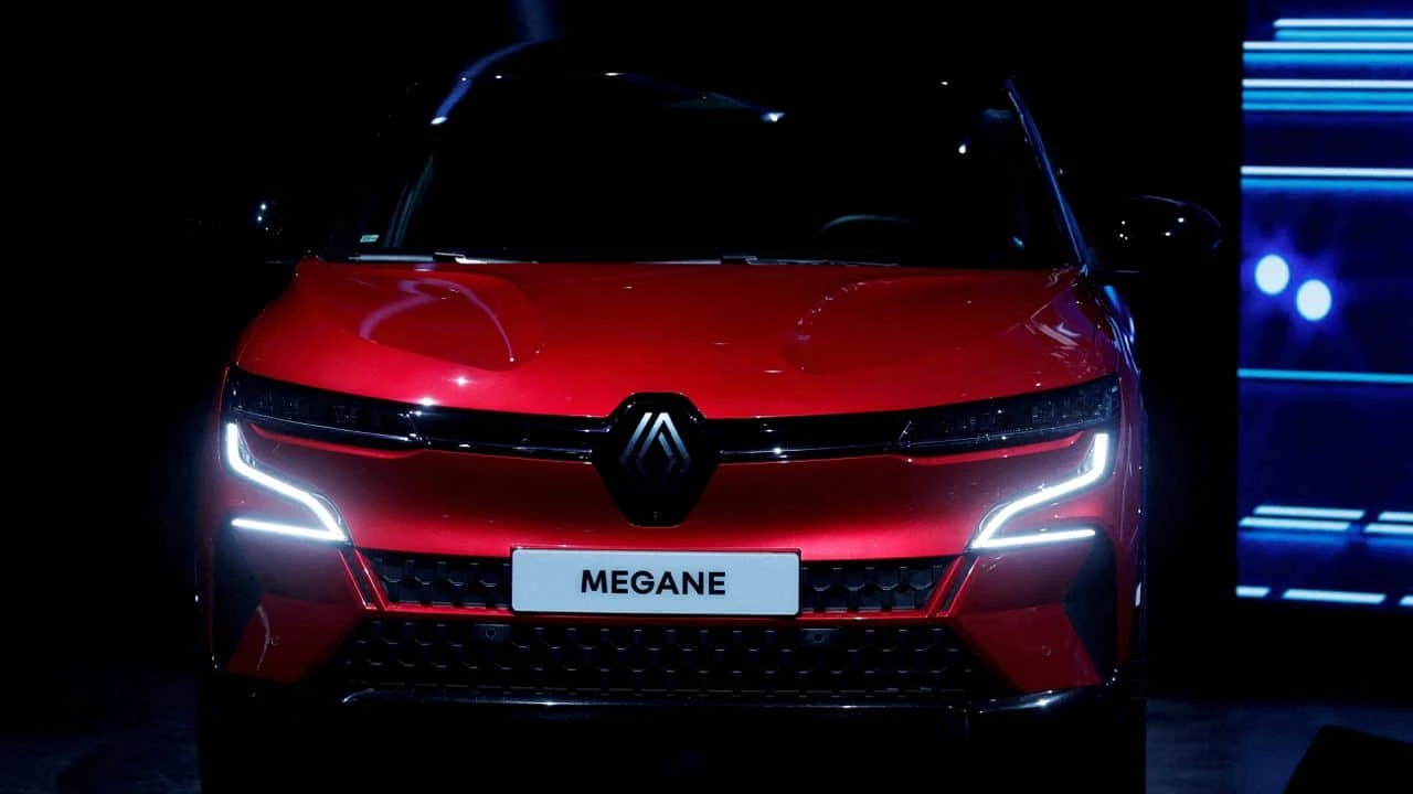 Renault получила прибыль после убытка в 2022 году, связанного с уходом из России / Фото: Reuters/Gonzalo Fuentes