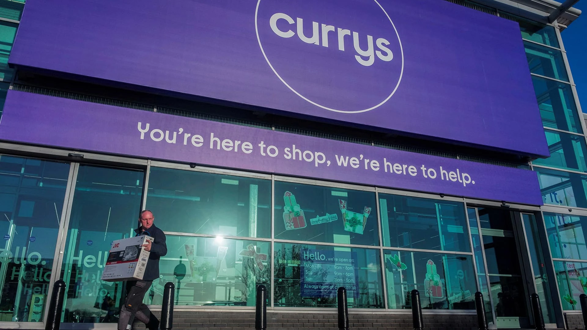 Британская сеть магазинов электроники Currys отклонила предложение Elliott о покупке и ведет переговоры с JD.com / Фото: Reuters