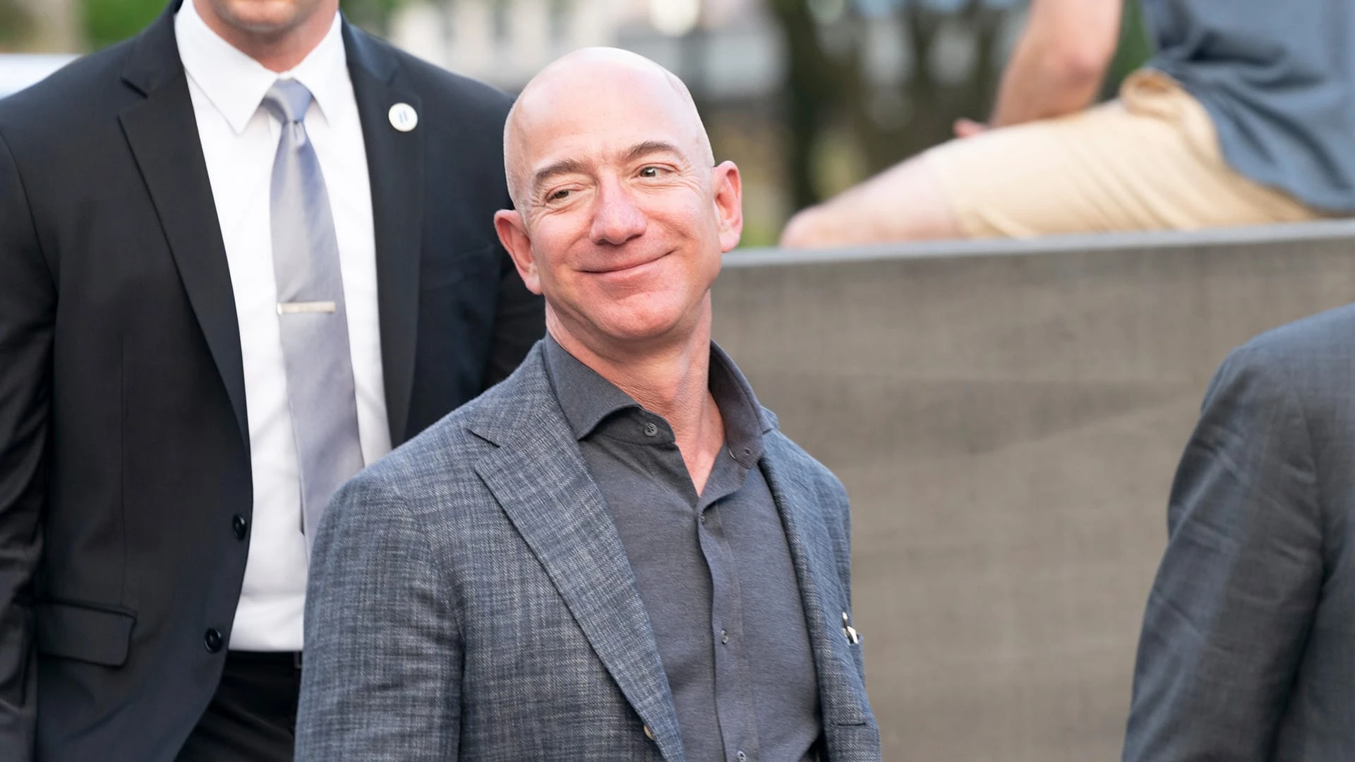 Джефф Безос продал акции на $8,5 млрд после двухлетнего перерыва /  shutterstock
