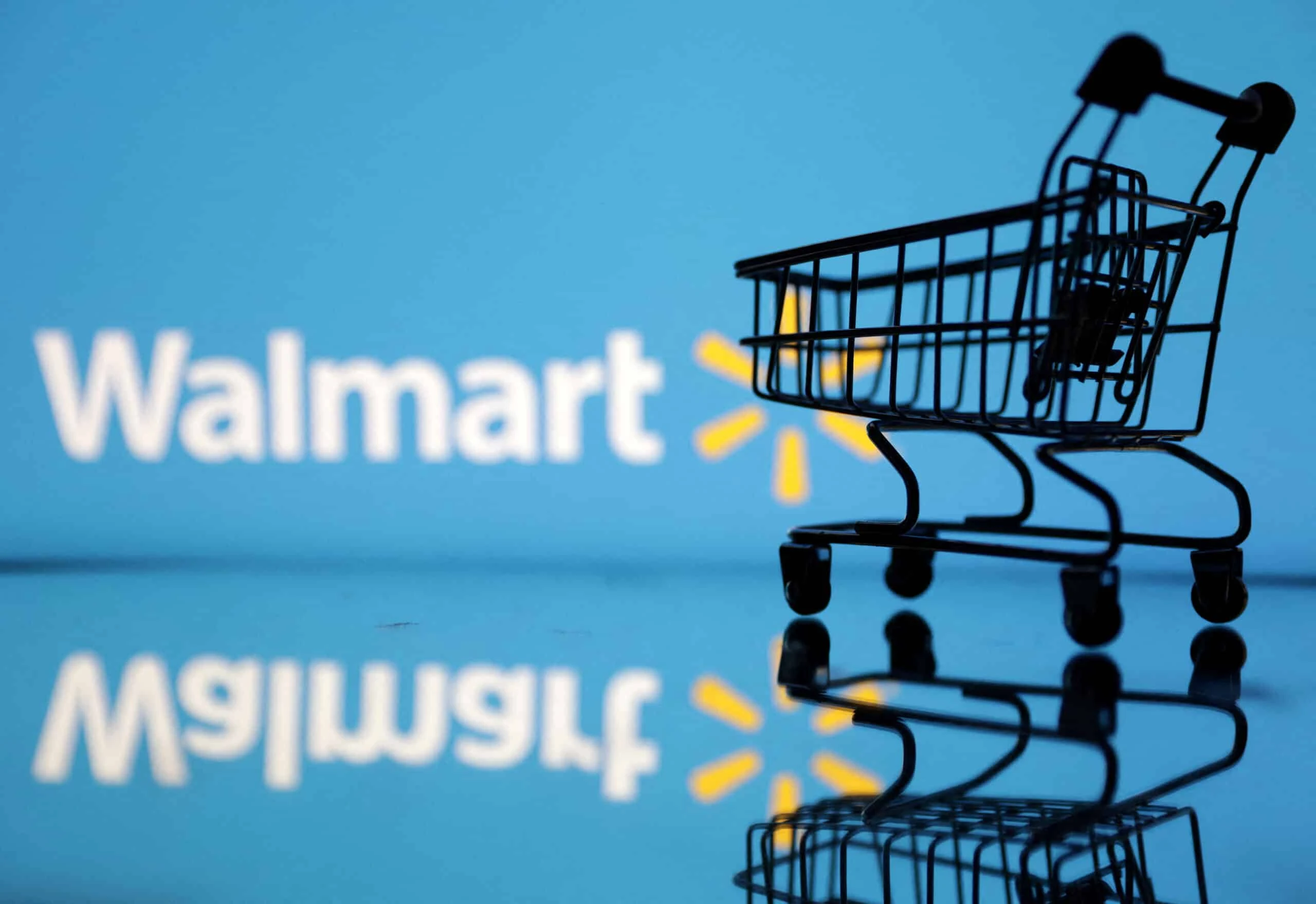 Семья Уолтон продала акций Walmart на $1,5 млрд/ Фото: Reuters/Dado Ruvic