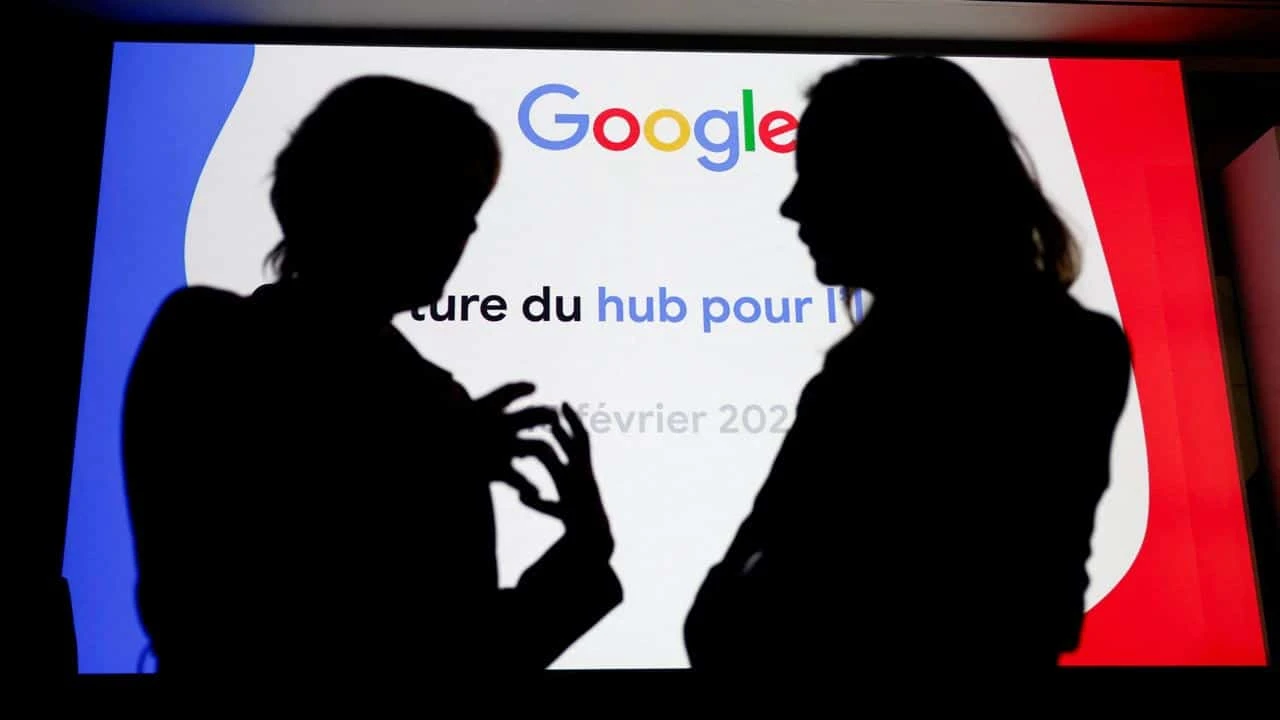 Google запретила своему ИИ создавать изображения людей после «неточностей» в передаче расы и цвета кожи / Фото: Reuters/Gonzalo Fuentes