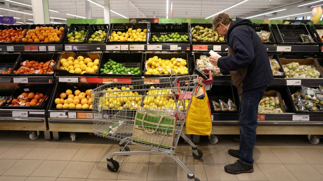 Индекс PCE за вычетом еды и энергии вырос в США в январе на 0,4% / Фото: Reuters/Isabel Infantes