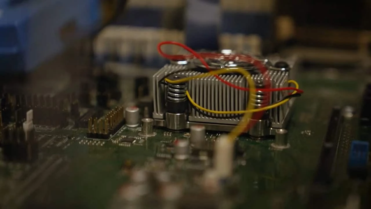 Astera, которая специализируется на искусственном интеллекте, увеличила размер своего IPO на 26% / Фото: скриншот видео Intel