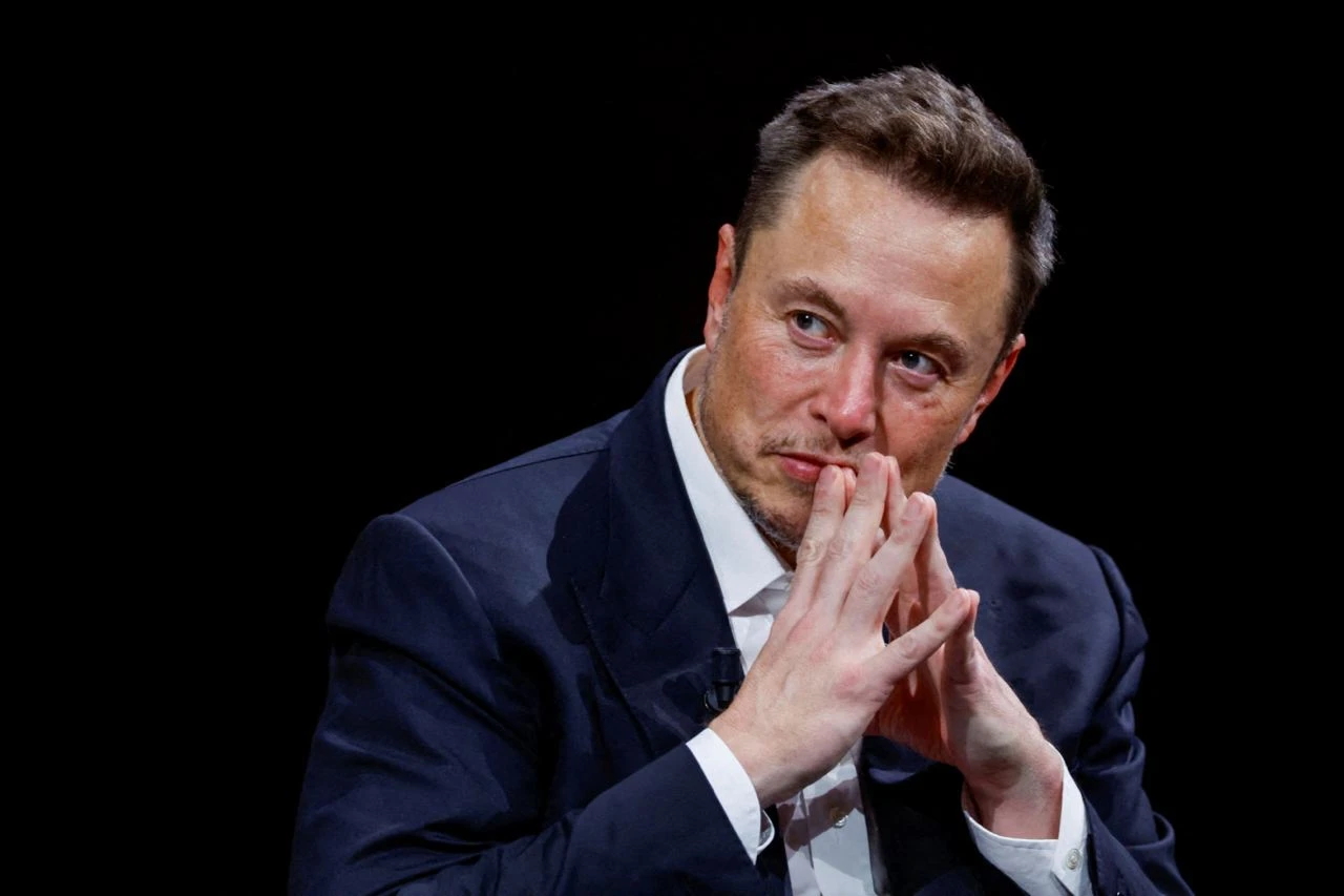 Илон Маск подарил всем владельцам Tesla в США пробную версию FSD на один месяц  Фото: Reuters