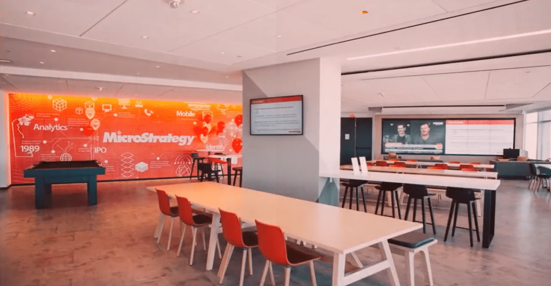 Хедж-фонд считает, что акции MicroStrategy сильно переоценены  / Фото: MicroStrategy