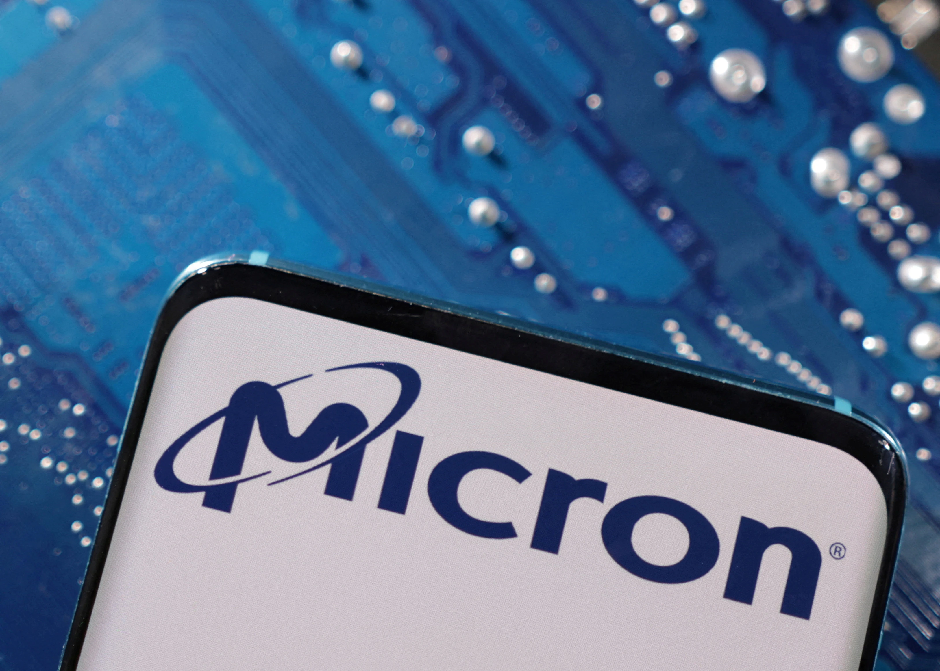 Акции Micron обновили рекорд после повышения таргета от BofA из-за высокого спроса на новые чипы / Фото: REUTERS/Dado Ruvic