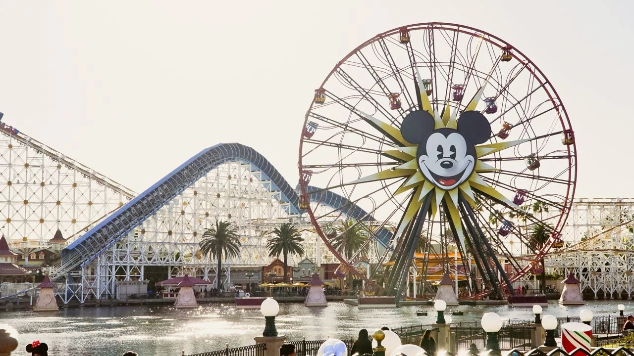 Акции Disney будут подвержены волатильности в ближайшие дни из-за борьбы за совет директоров, предупредил UBS / Фото: Unsplash/James Hartono