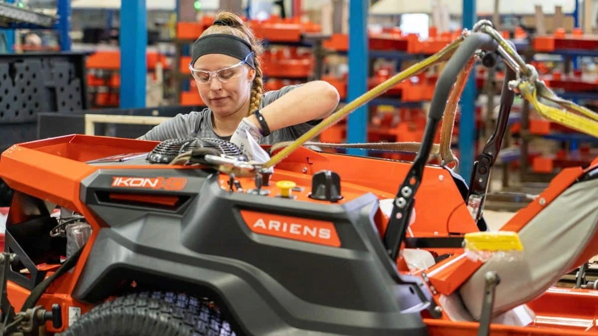 Рост рабочих мест в США примерно на треть превысил консенсусный прогноз / Фото: Reuters