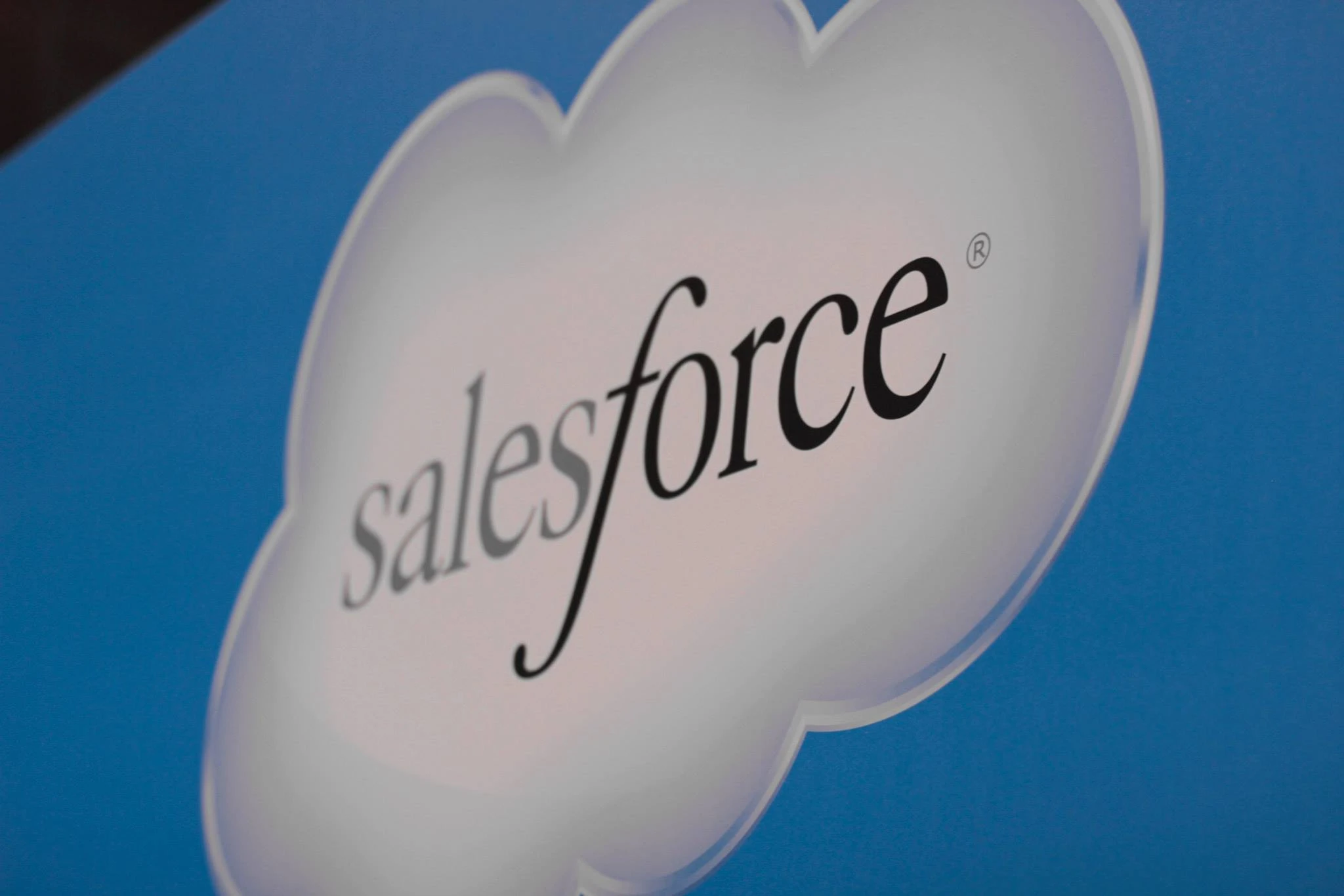 Salesforce планирует купить Informatica ради внедрения в свои облачные решения искусственного интеллекта / Фото: Reuters/Brendan McDermid