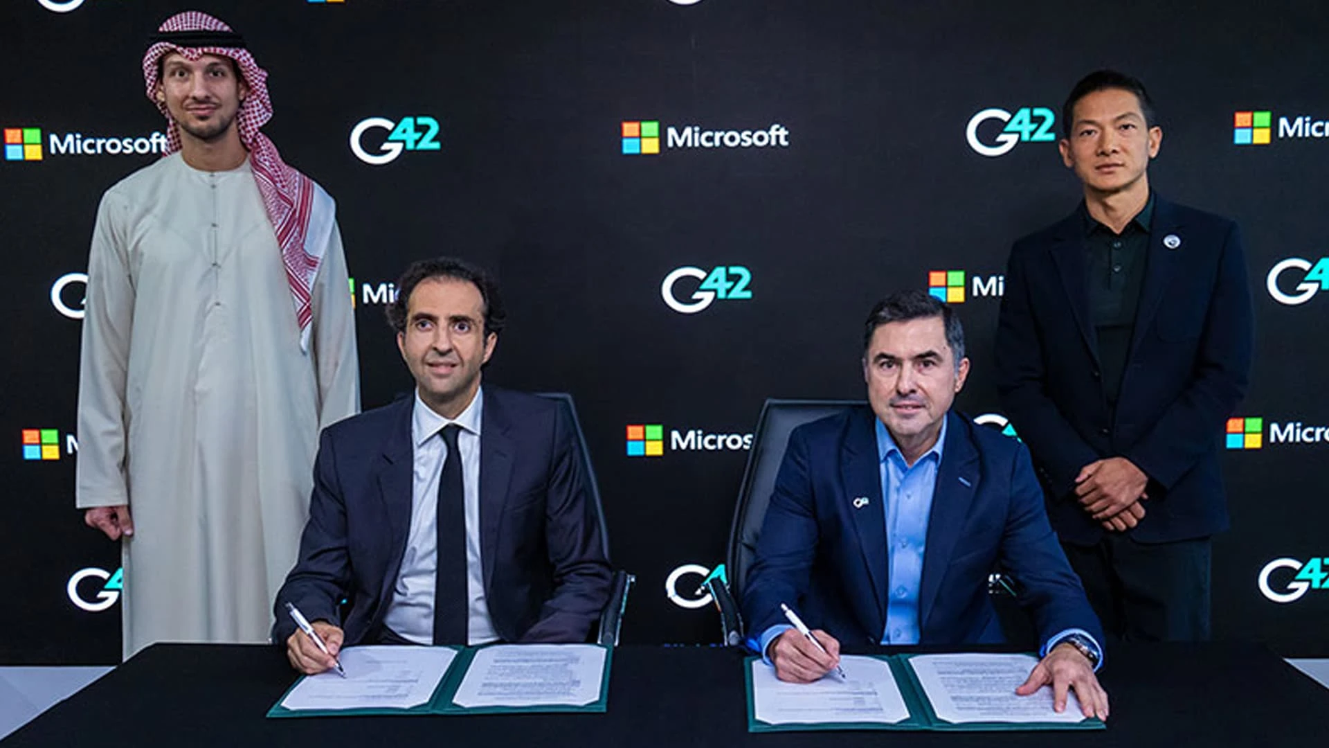 Арабский ИИ-стартап G42 уйдет из Китая, чтобы не потерять доступ к облачным технологиям Microsoft и чипам Nvidia / Фото: Microsoft