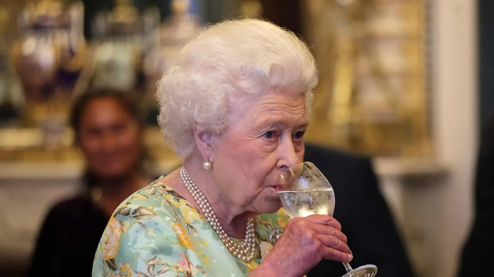 Королева Великобритании Елизавета II никогда не скрывала своей любви к вину. Фото: Getty Images.