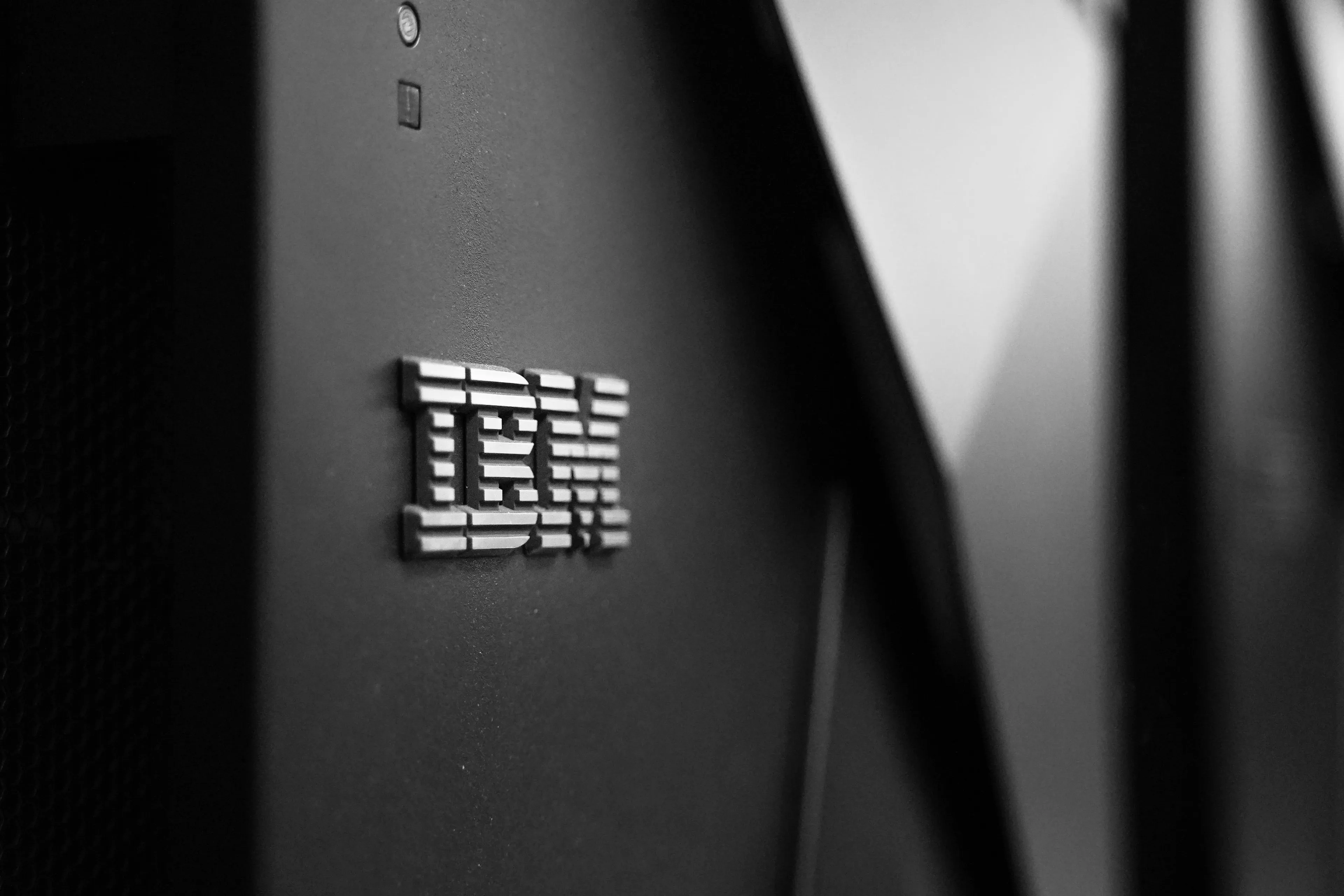 IBM купит за $6,4 млрд компанию HashiCorp, рыночная капитализация которой до объявления о сделке составляла $4,9 млрд / Фото: Unsplash/Carson Masterson