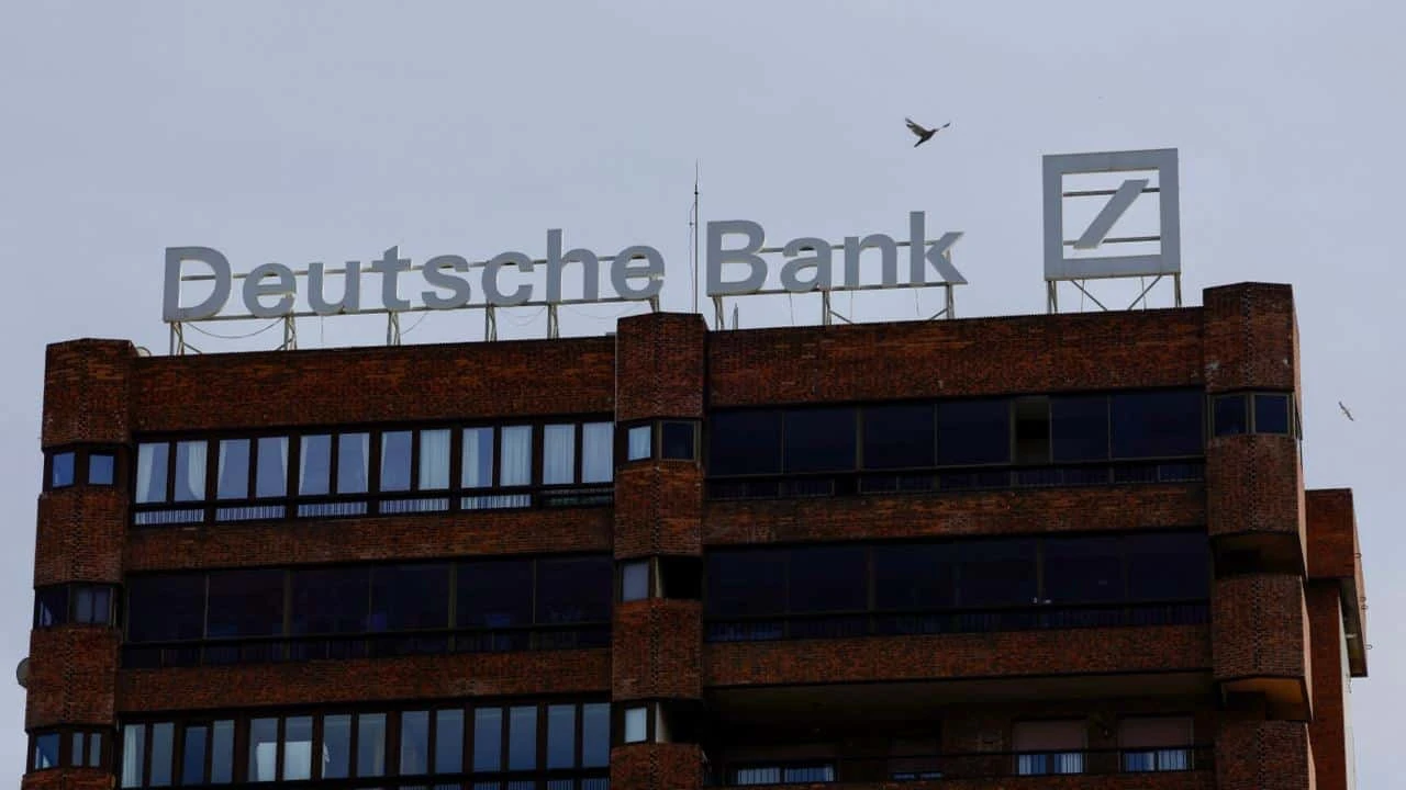 Deutsche Bank получил прибыль 15-й квартал подряд / Фото: Reuters/Jon Nazca