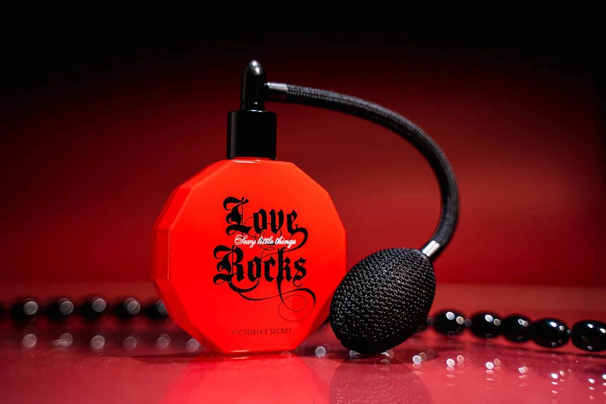 Акции Victorias Secret потеряли более 45% стоимости за 12 месяцев / Фото: Reuters