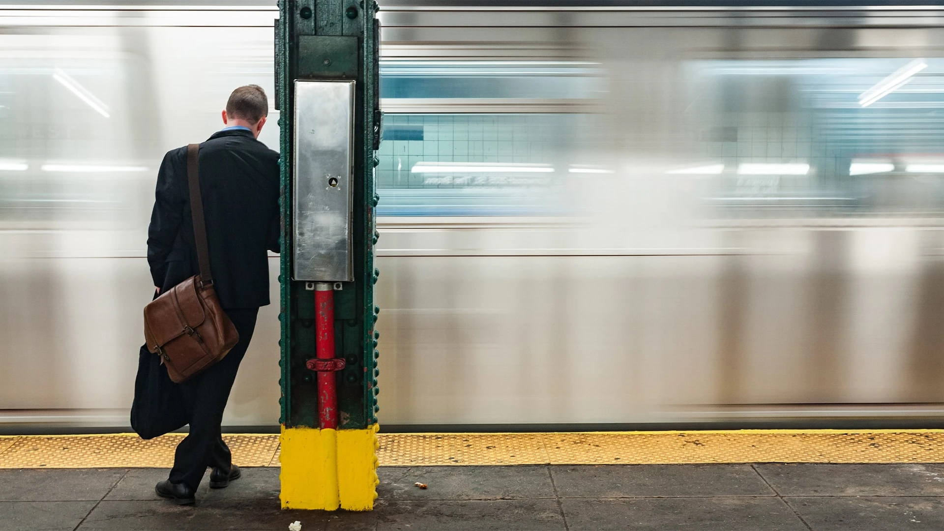 Инвесторы могут занять выжидательную позицию в преддверии заседания ФРС и отчета Минтруда / Фото: Shutterstock